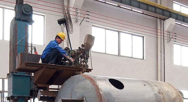 全自動(dòng)焊接設(shè)備,工作效率高、焊縫平整、線條清晰